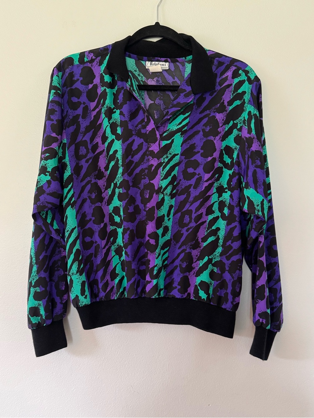 Vintage 80s 90s Retro Animal-Print Pullover in Purple & Teal